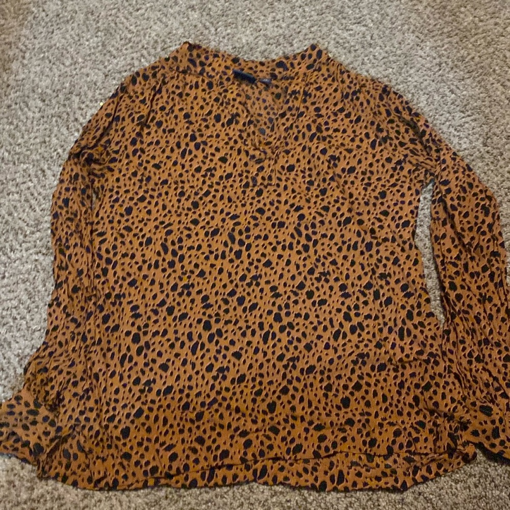 Gap. Woman’s xs shirt
